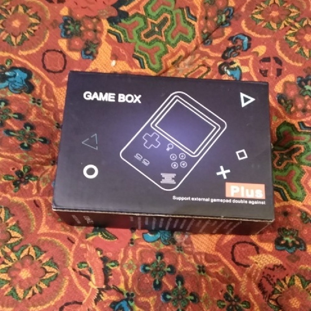 Game Box Plus White Handheld Retro Console – 500 Games, TV-Out, 2 Player, Tested